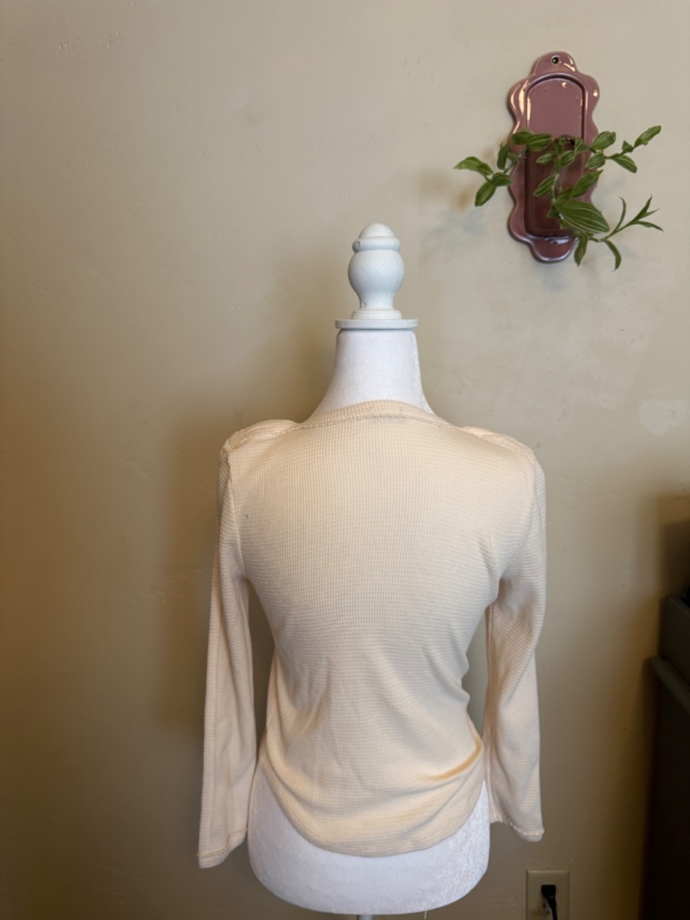 Free People basic top - Picture 2 of 3